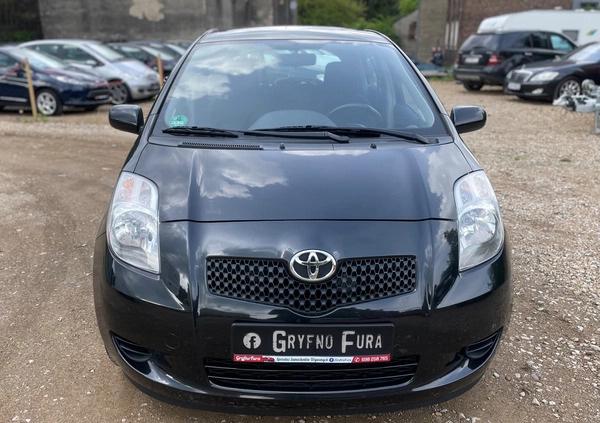 Toyota Yaris cena 17500 przebieg: 177000, rok produkcji 2007 z Świętochłowice małe 667